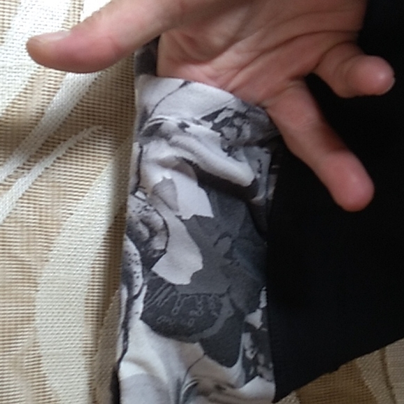 Tuff Athletics Capris-Size Womans Medium - Picture 4 of 6